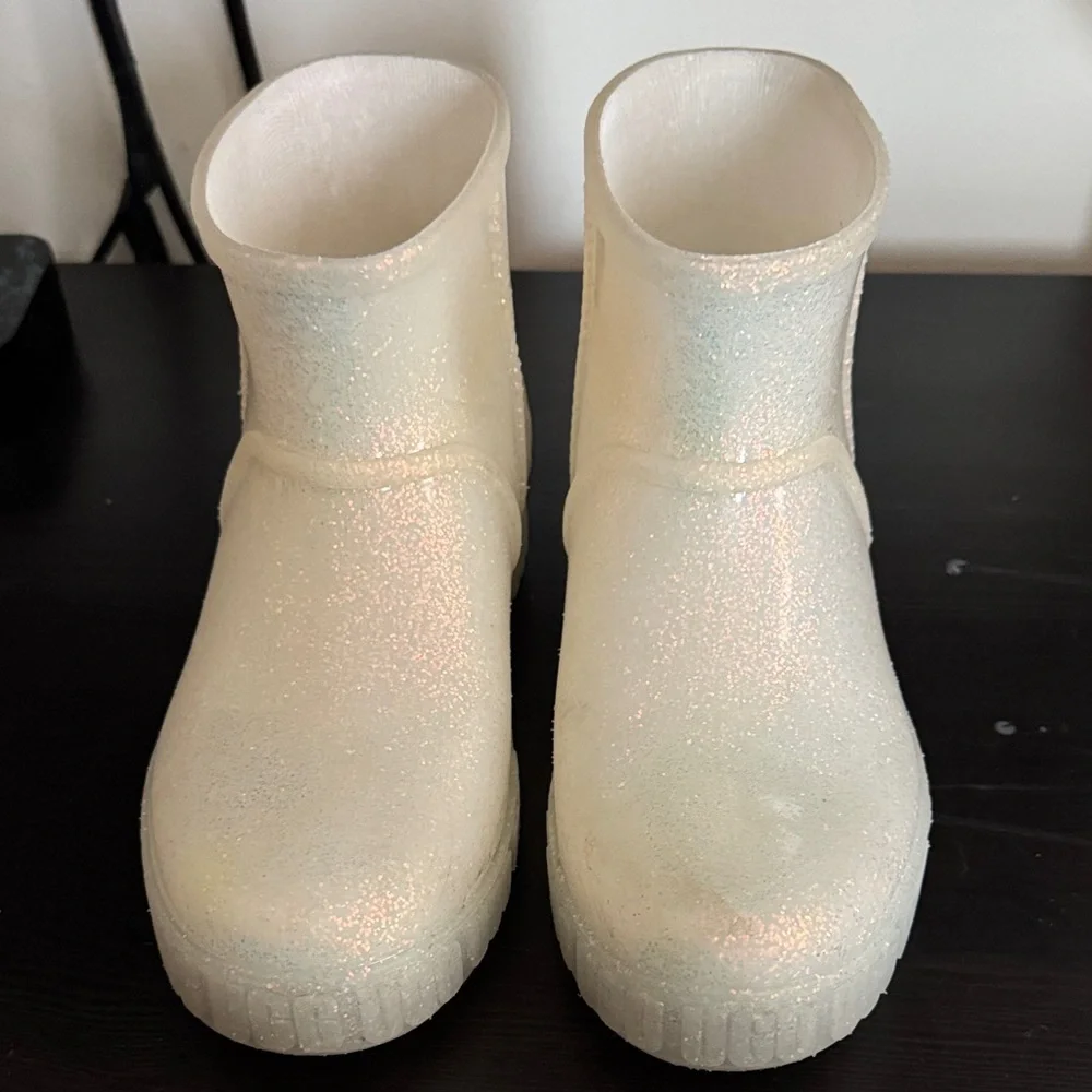 UGG Kids Sparkly White Boots - Picture 2 of 6